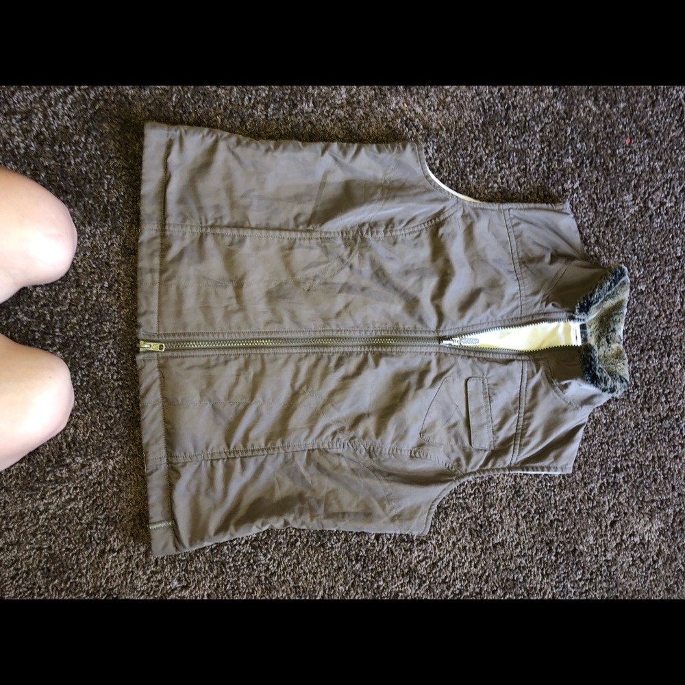 Columbia vest